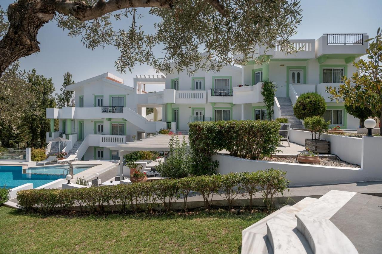 Villa Life Agia Marina  Luaran gambar
